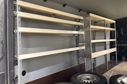 harmaa Volkswagen Crafter 2019 kuva 28.