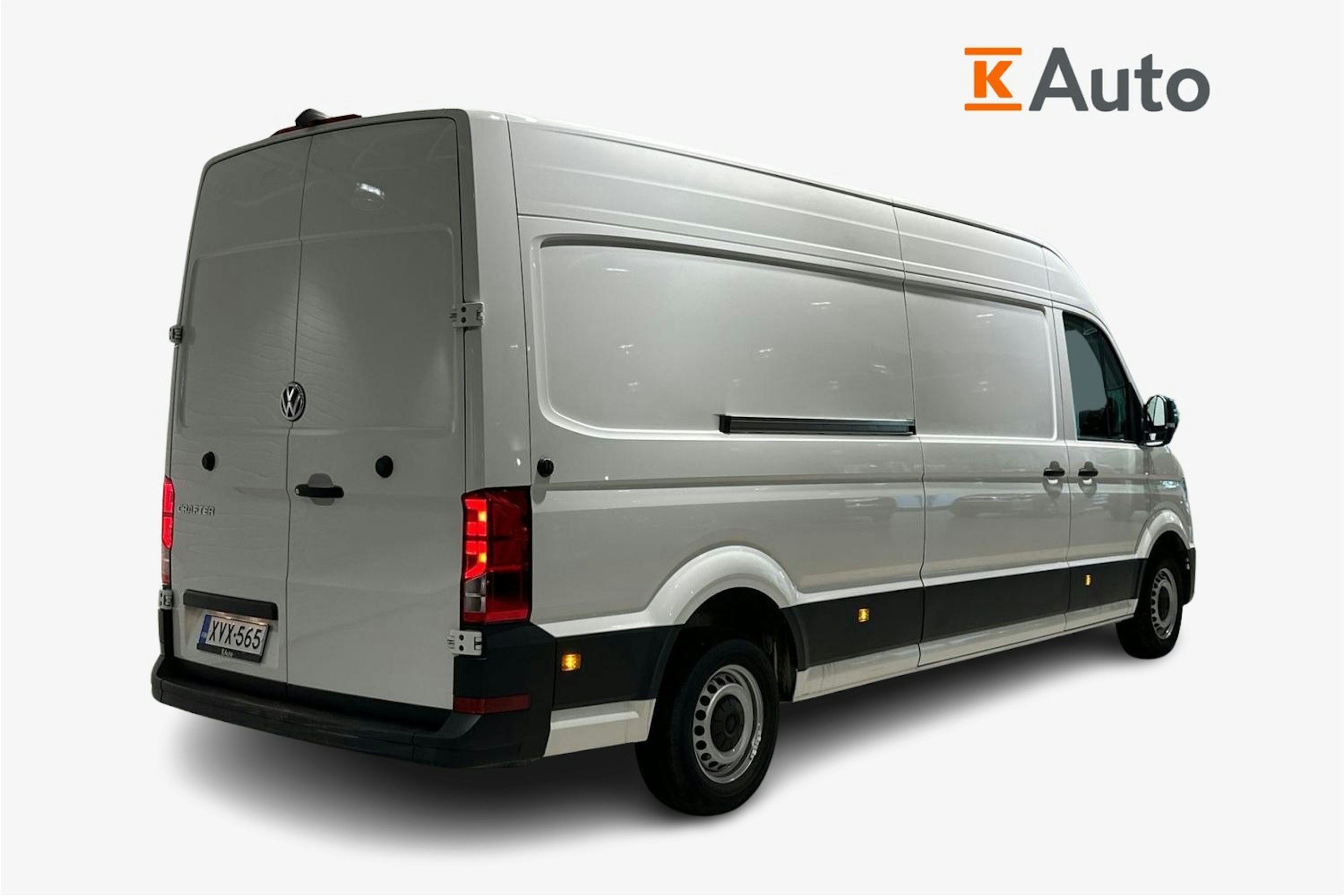 Valkoinen Volkswagen Crafter 2019 kuva 2.