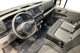 Valkoinen Volkswagen Crafter 2019 kuva 7.