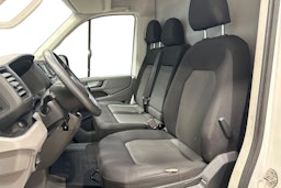 Valkoinen Volkswagen Crafter 2019 kuva 10.