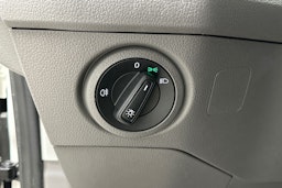 valkoinen Volkswagen Crafter 2019 kuva 15.