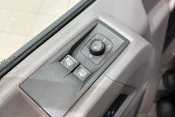 valkoinen Volkswagen Crafter 2019 kuva 16.