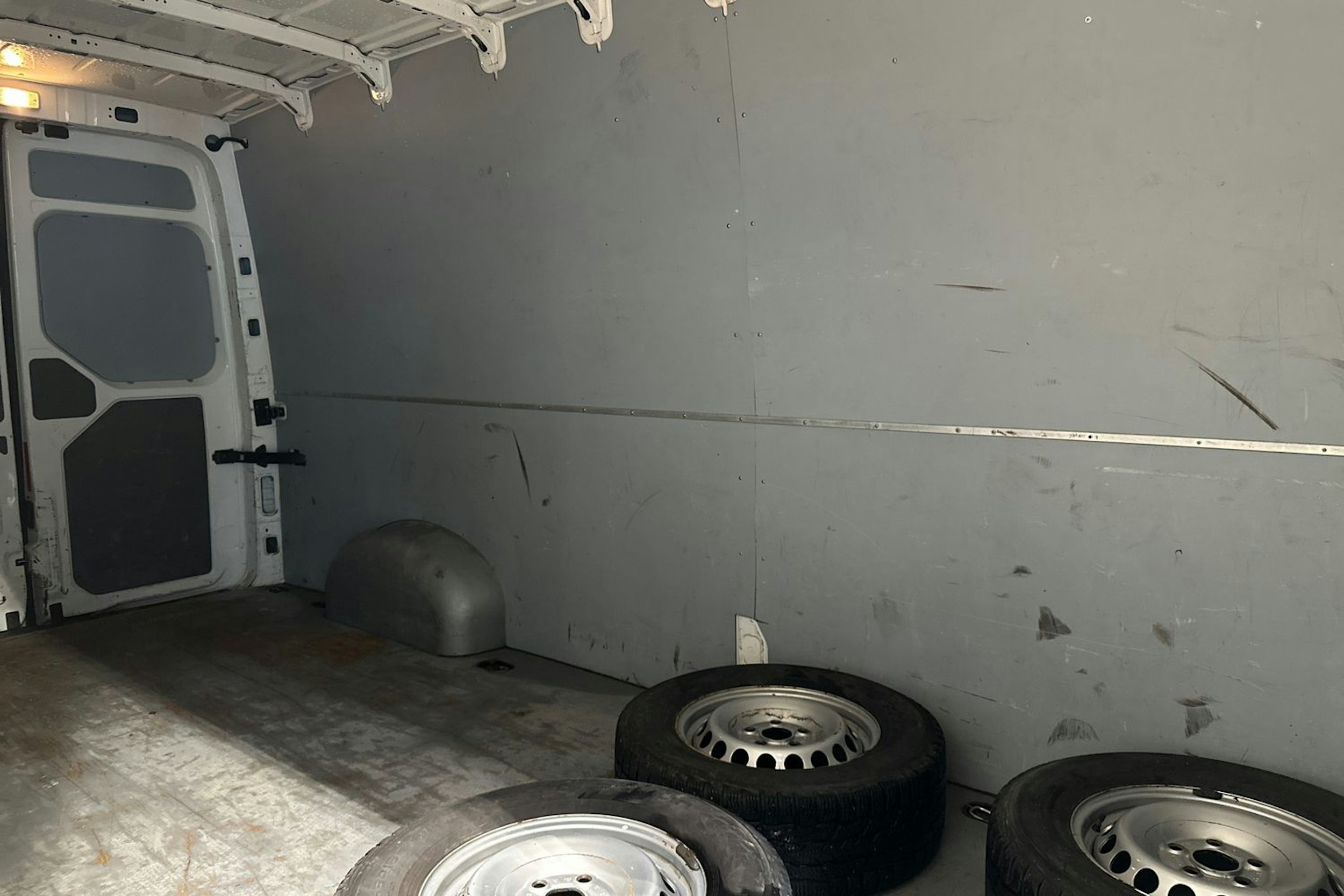 valkoinen Volkswagen Crafter 2019 kuva 24.