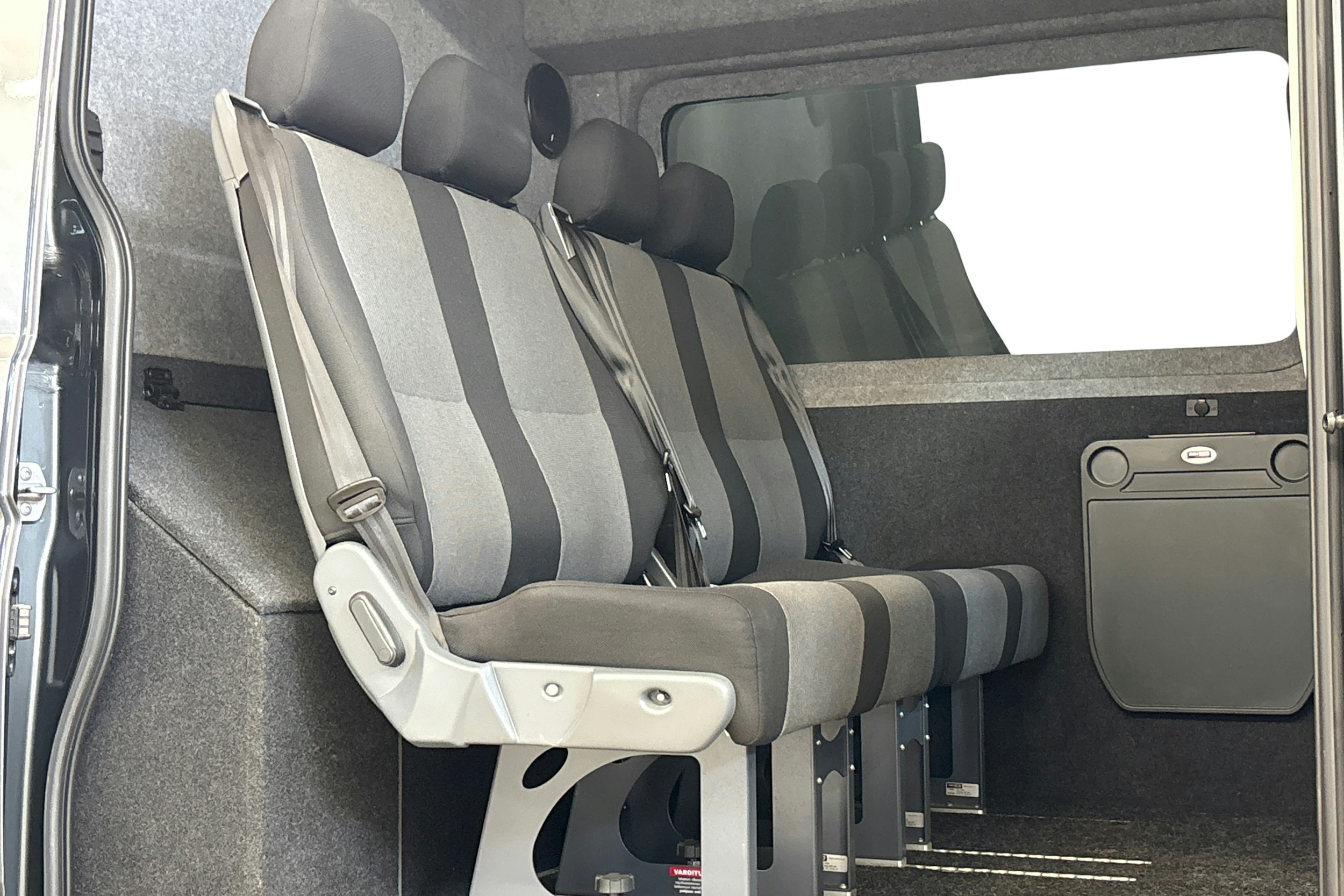 harmaa Volkswagen Crafter 2019 kuva 8.