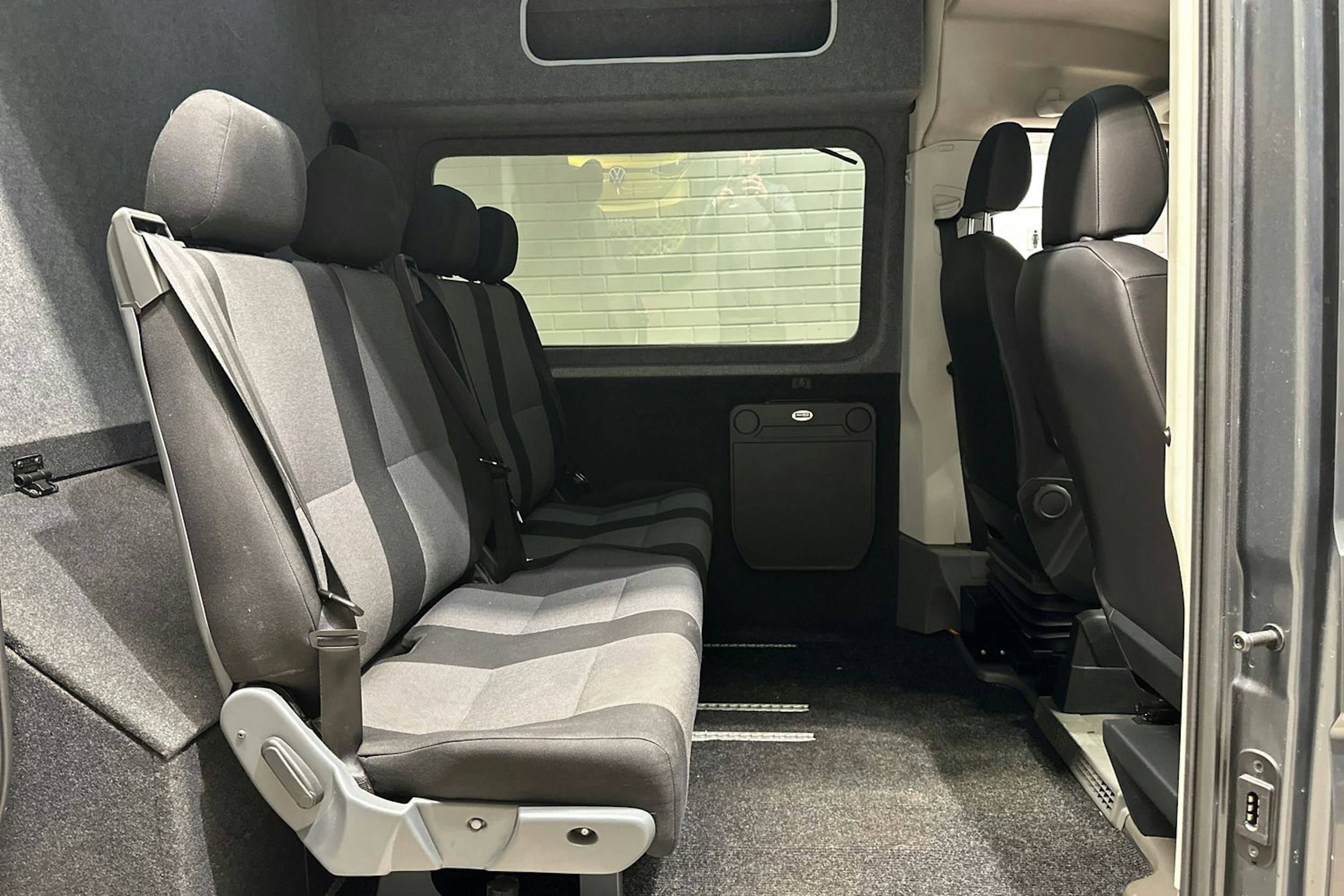 harmaa Volkswagen Crafter 2019 kuva 33.