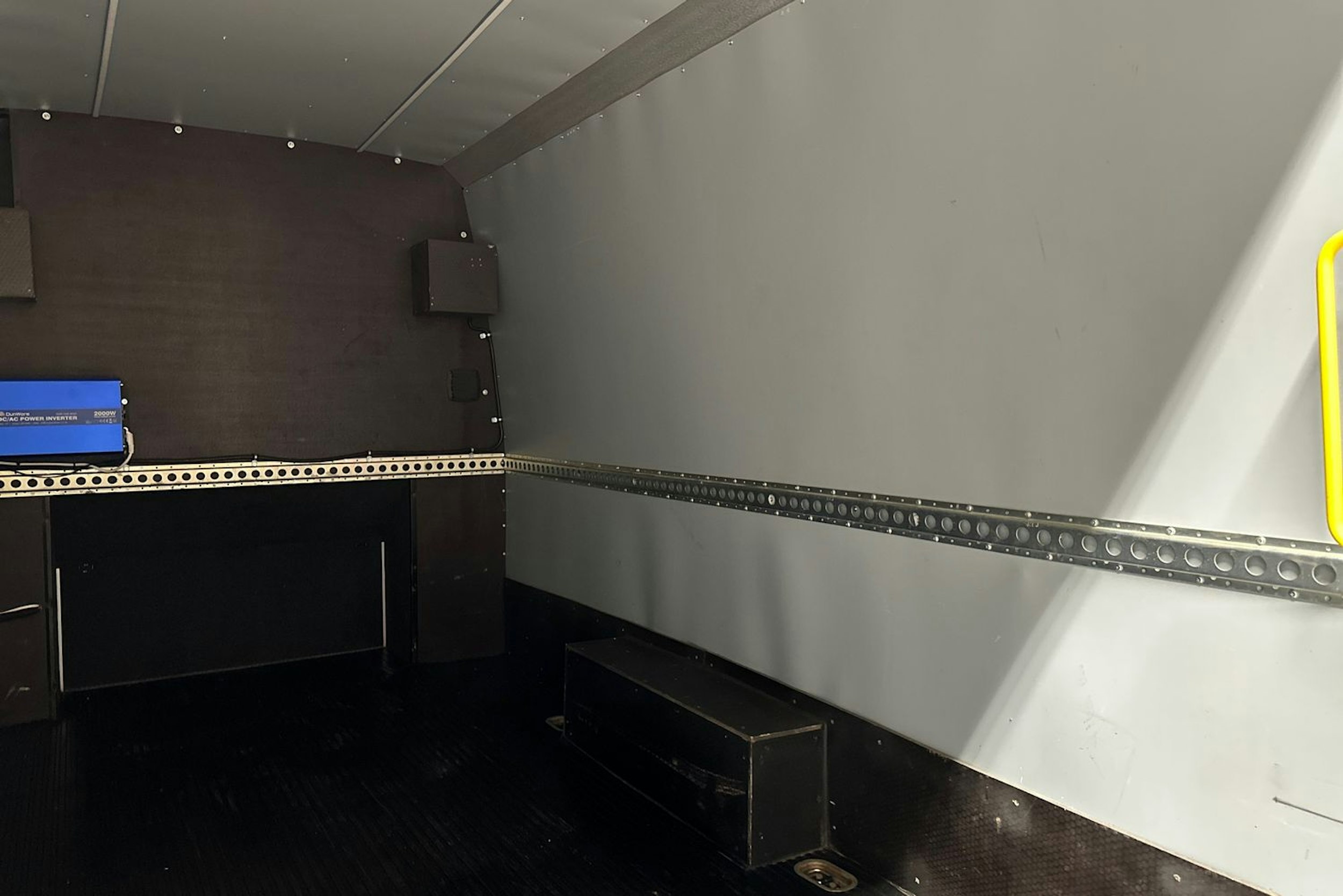 harmaa Volkswagen Crafter 2019 kuva 37.