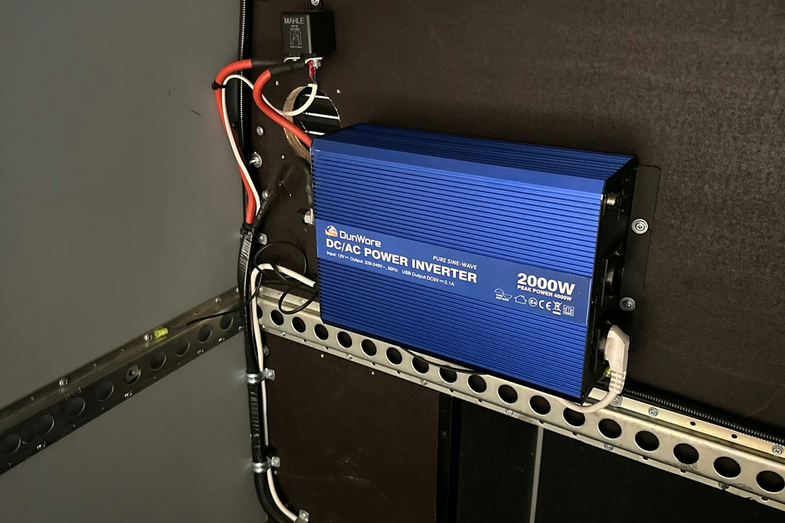 harmaa Volkswagen Crafter 2019 kuva 38.