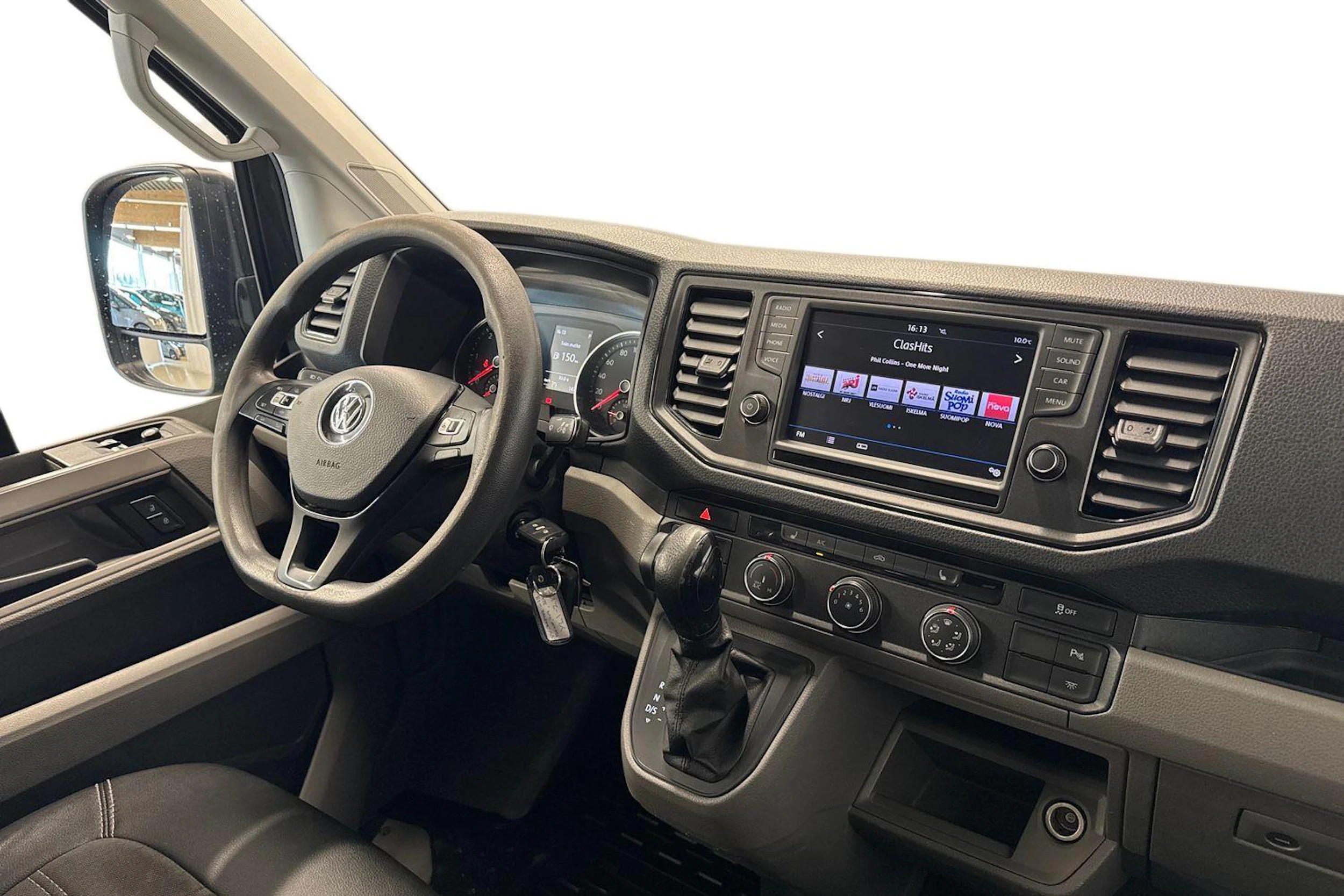 harmaa Volkswagen Crafter 2019 kuva 11.