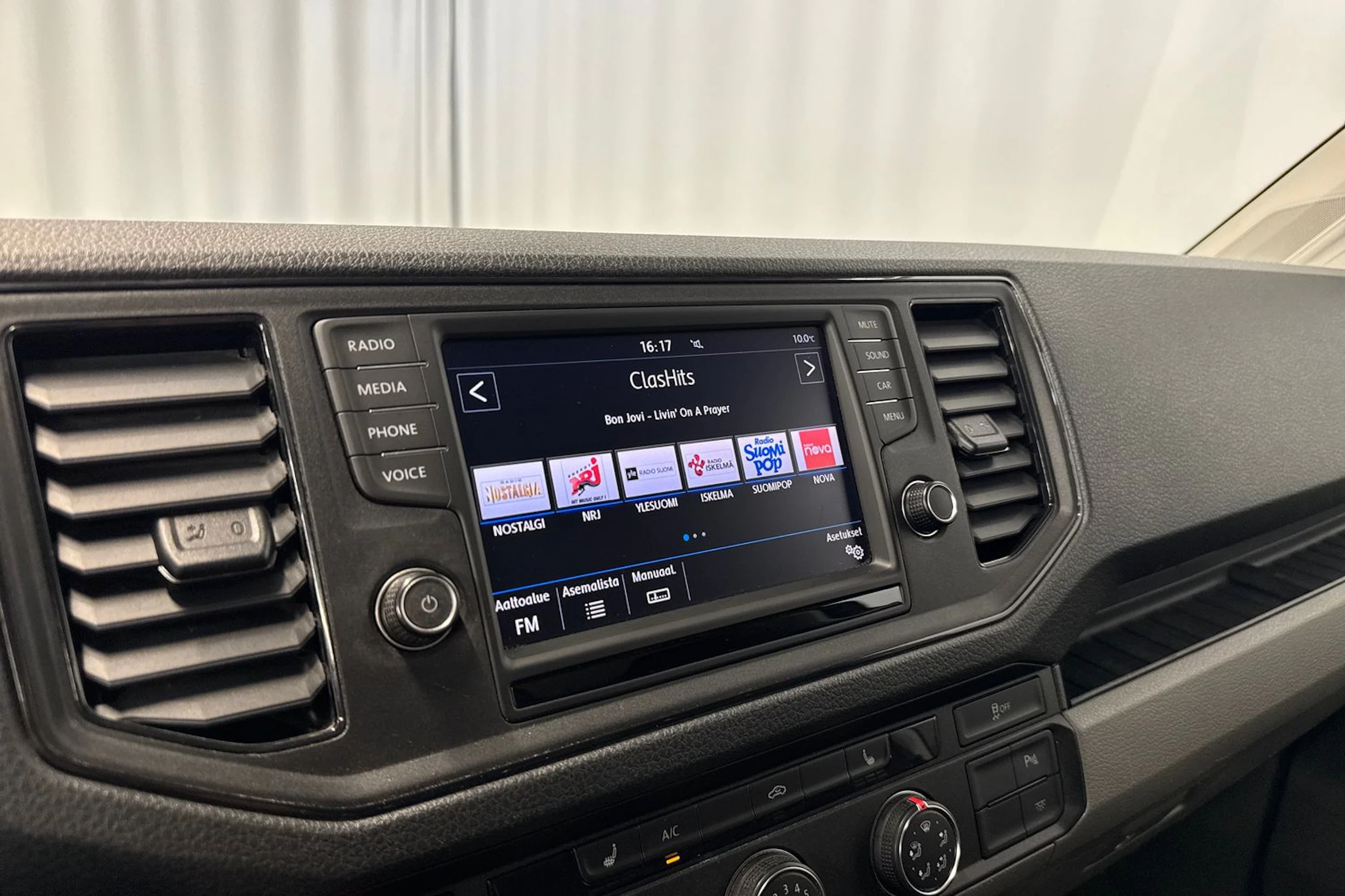 harmaa Volkswagen Crafter 2019 kuva 19.