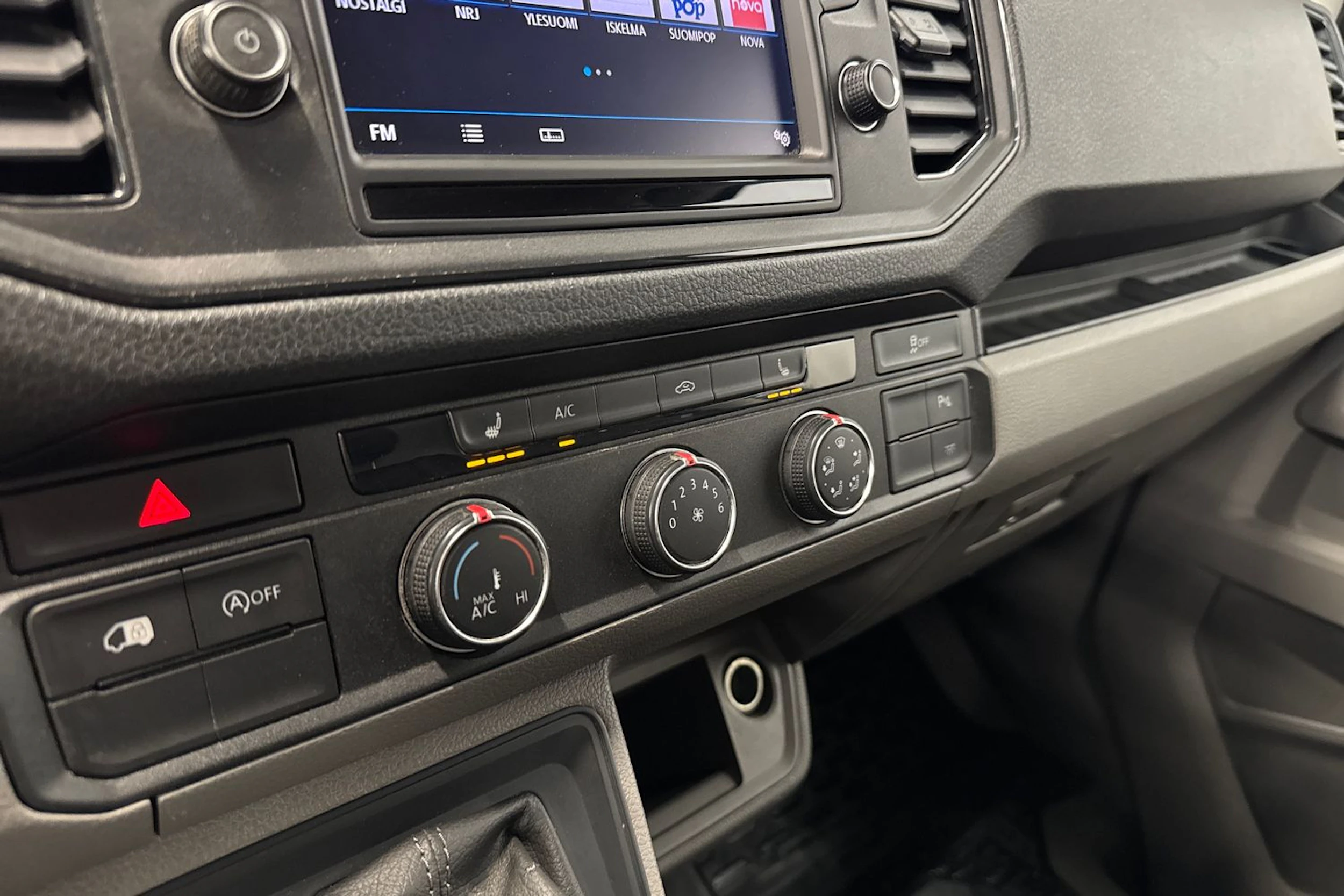 harmaa Volkswagen Crafter 2019 kuva 22.