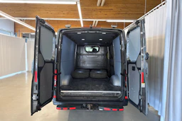 harmaa Volkswagen Crafter 2019 kuva 28.