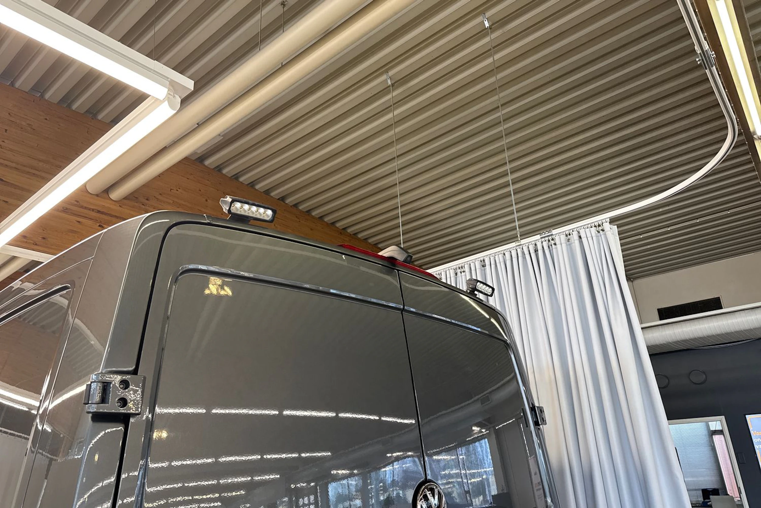 harmaa Volkswagen Crafter 2019 kuva 31.
