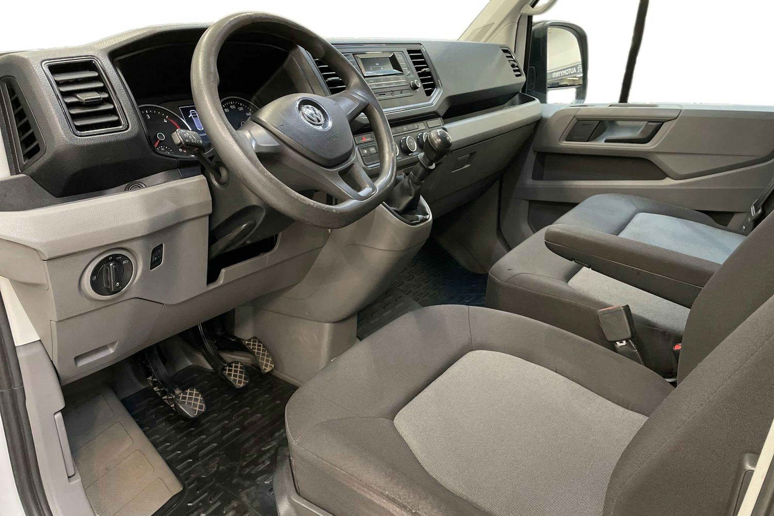 valkoinen Volkswagen Crafter 2019 kuva 7.