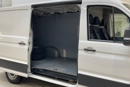 valkoinen Volkswagen Crafter 2019 kuva 13.
