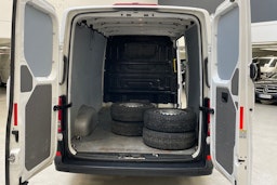 valkoinen Volkswagen Crafter 2019 kuva 14.