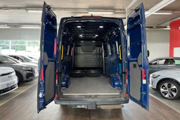 Sininen Volkswagen CRAFTER 2019 kuva 4.