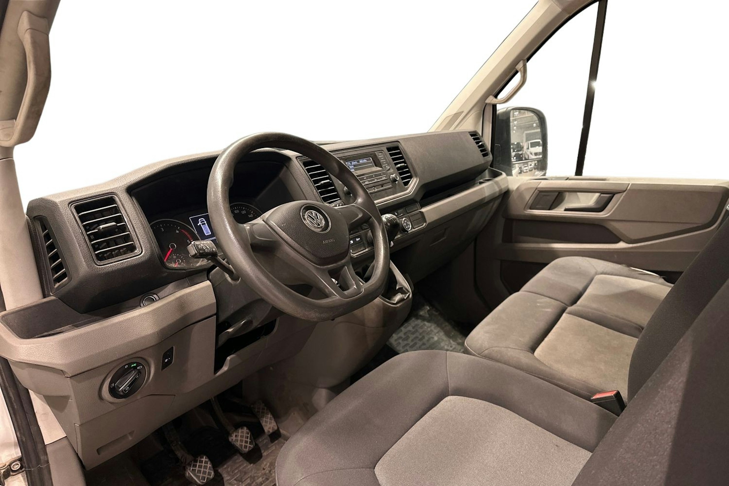 valkoinen Volkswagen Crafter 2019 kuva 3.