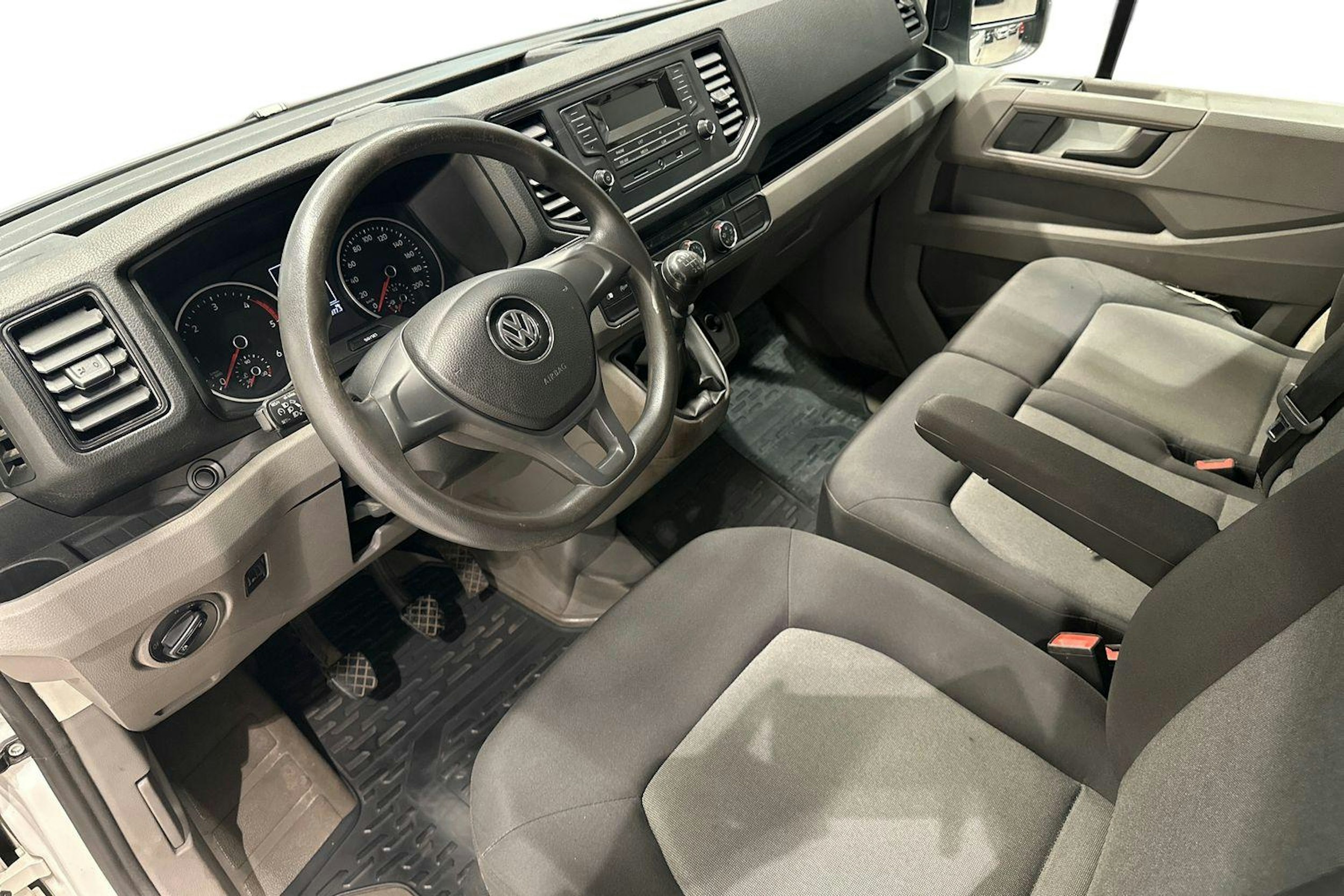 valkoinen Volkswagen Crafter 2019 kuva 7.