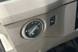 valkoinen Volkswagen Crafter 2019 kuva 15.