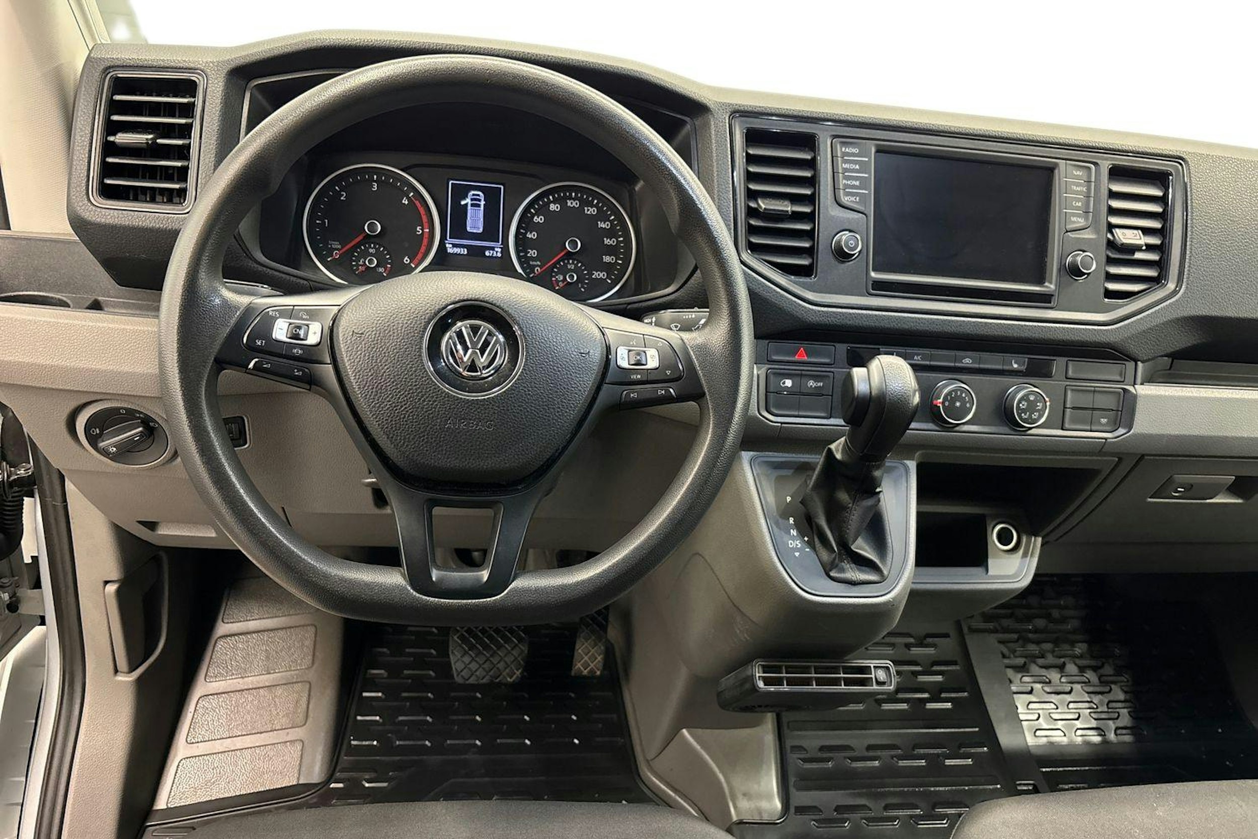 hopea Volkswagen Crafter 2019 kuva 9.