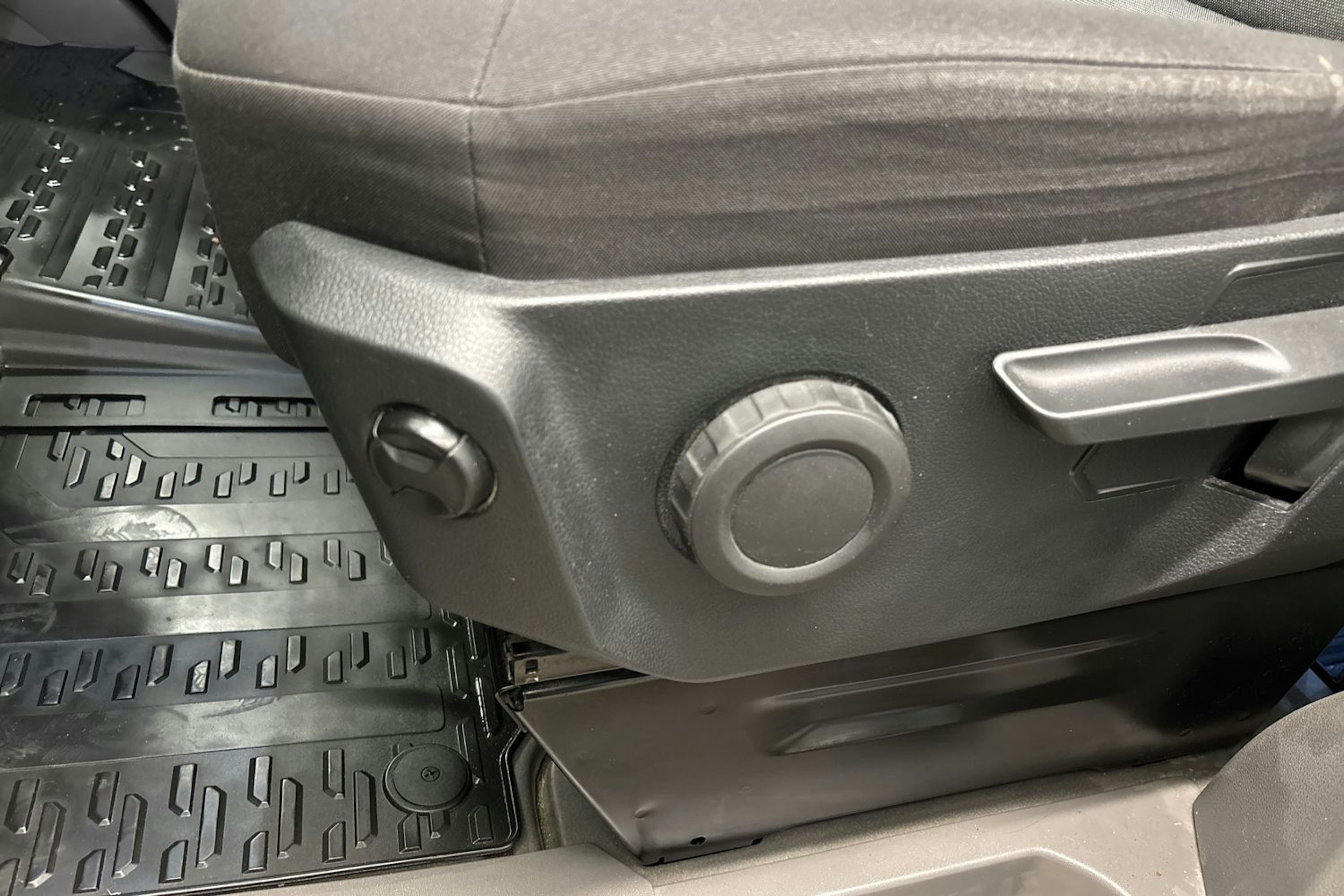 hopea Volkswagen Crafter 2019 kuva 23.
