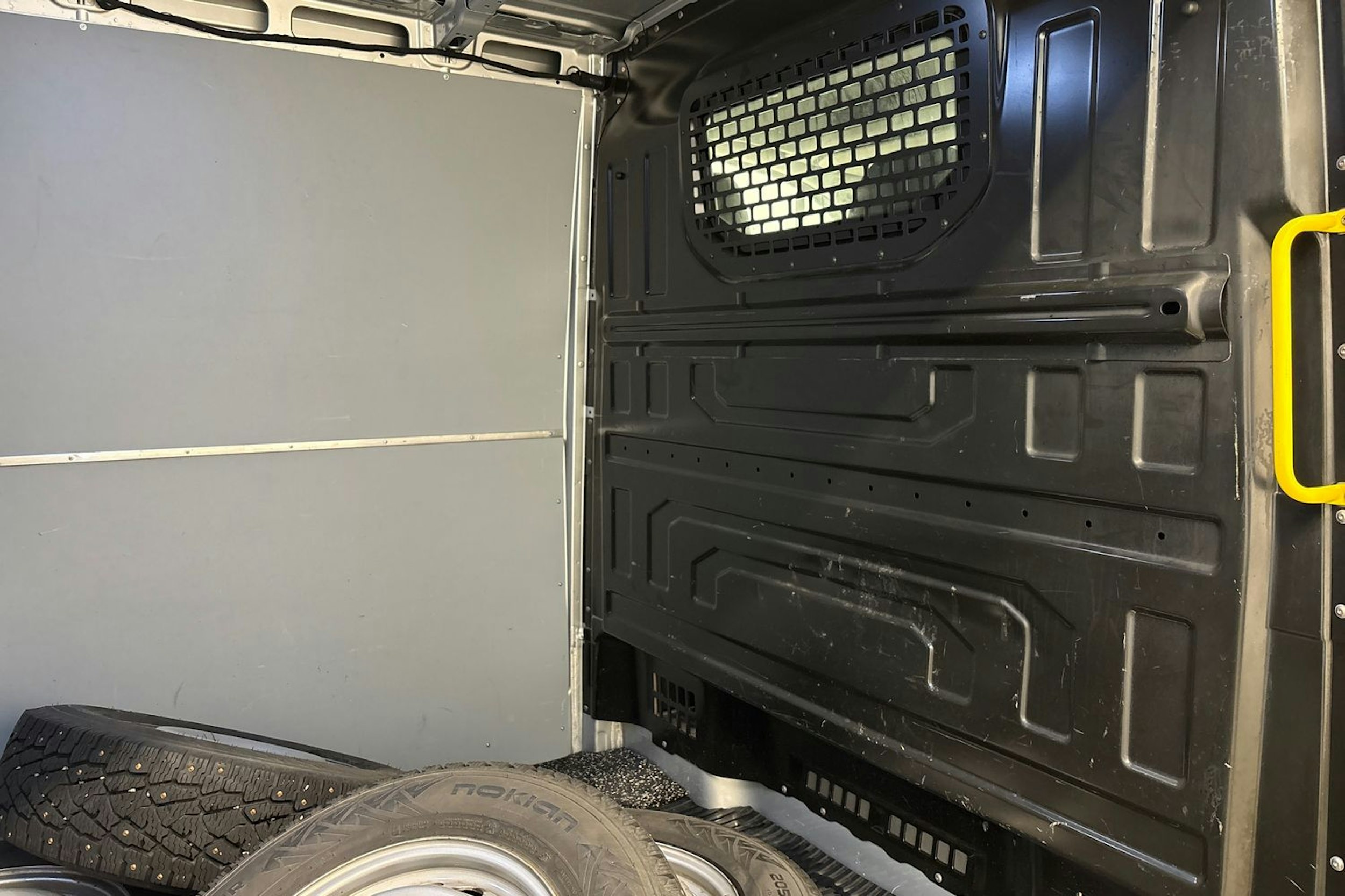 hopea Volkswagen Crafter 2019 kuva 25.