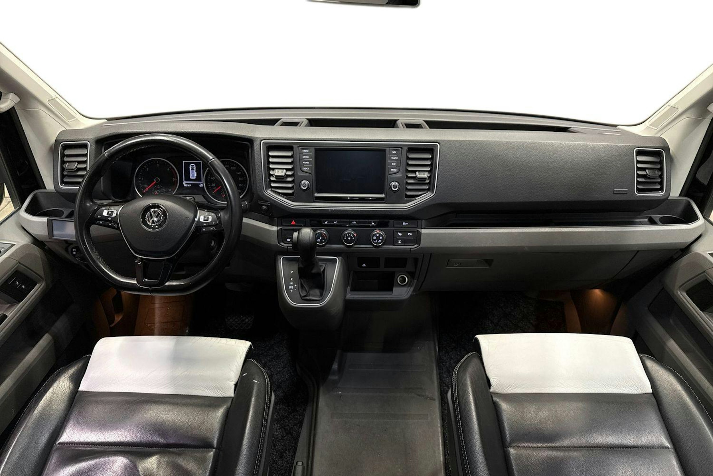 musta Volkswagen Crafter 2019 kuva 7.