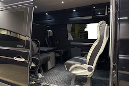 musta Volkswagen Crafter 2019 kuva 8.