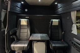 musta Volkswagen Crafter 2019 kuva 10.