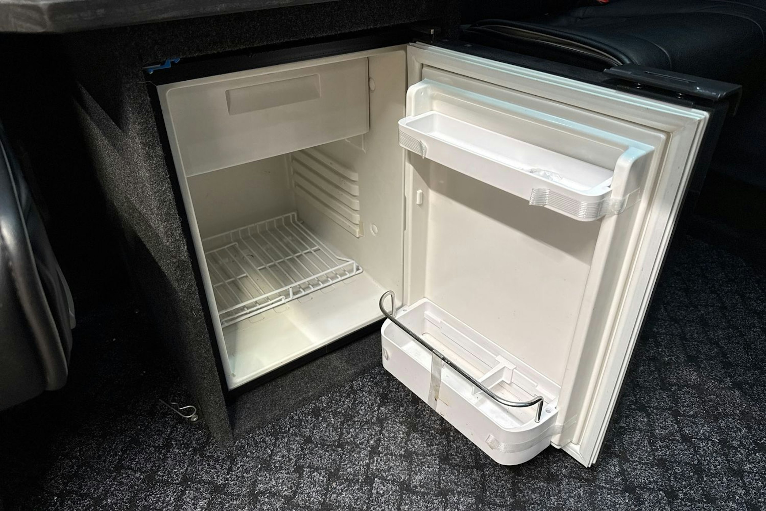 musta Volkswagen Crafter 2019 kuva 13.