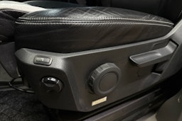 musta Volkswagen Crafter 2019 kuva 15.