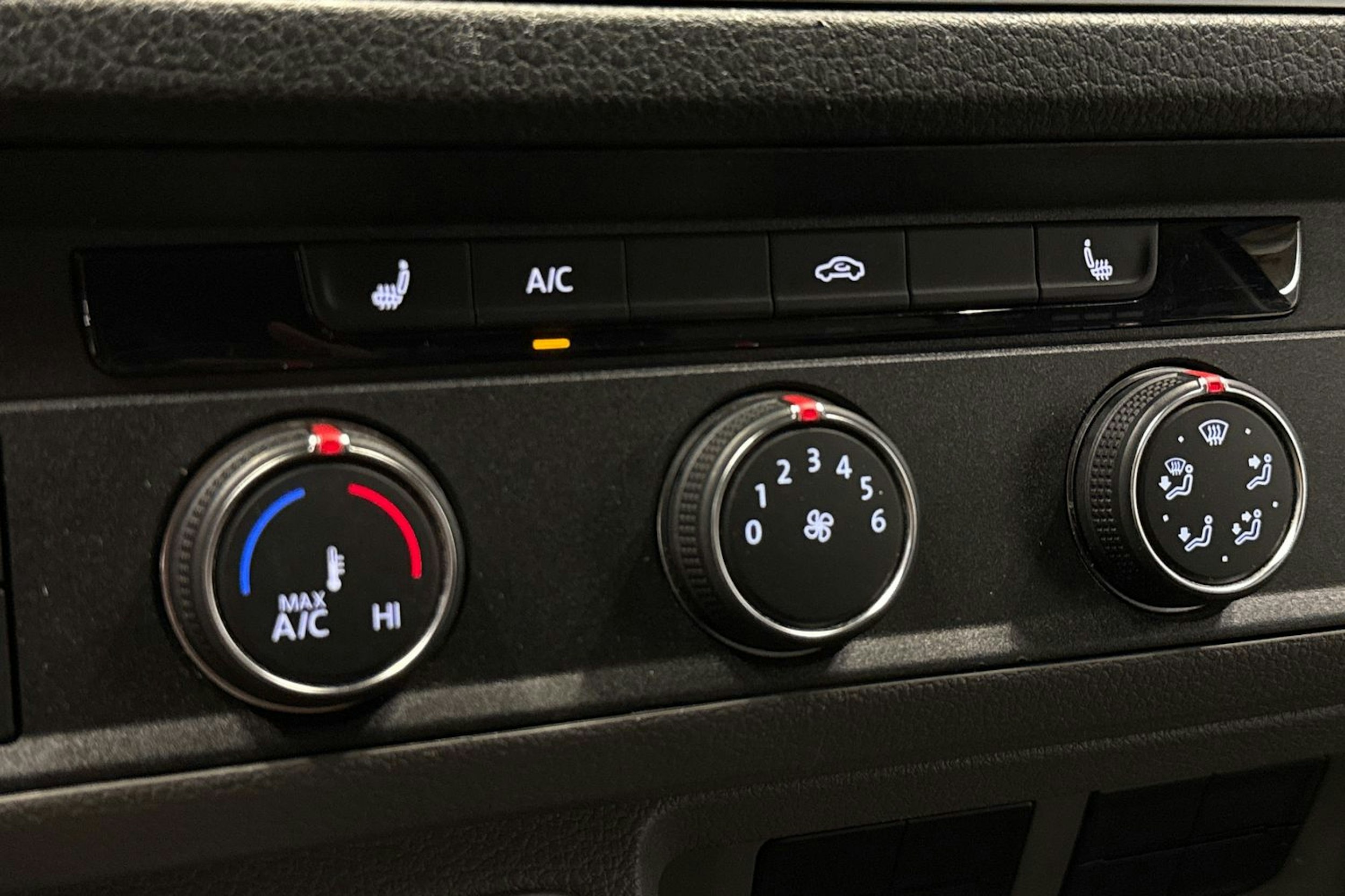 musta Volkswagen Crafter 2019 kuva 24.