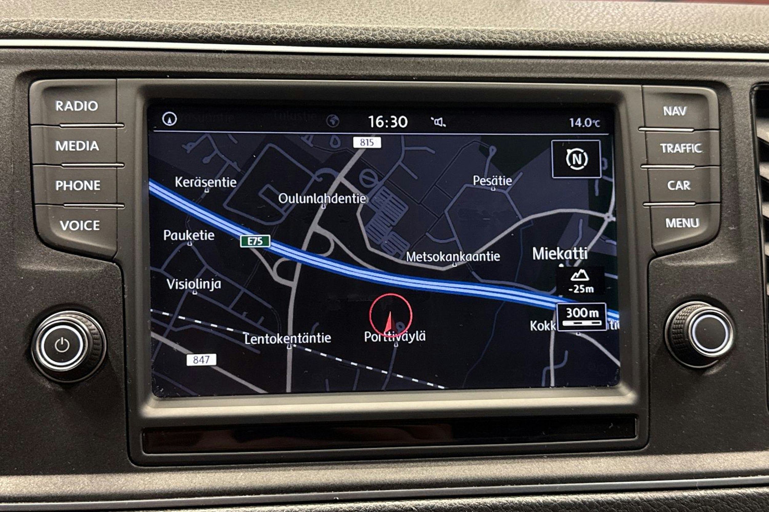 musta Volkswagen Crafter 2019 kuva 28.