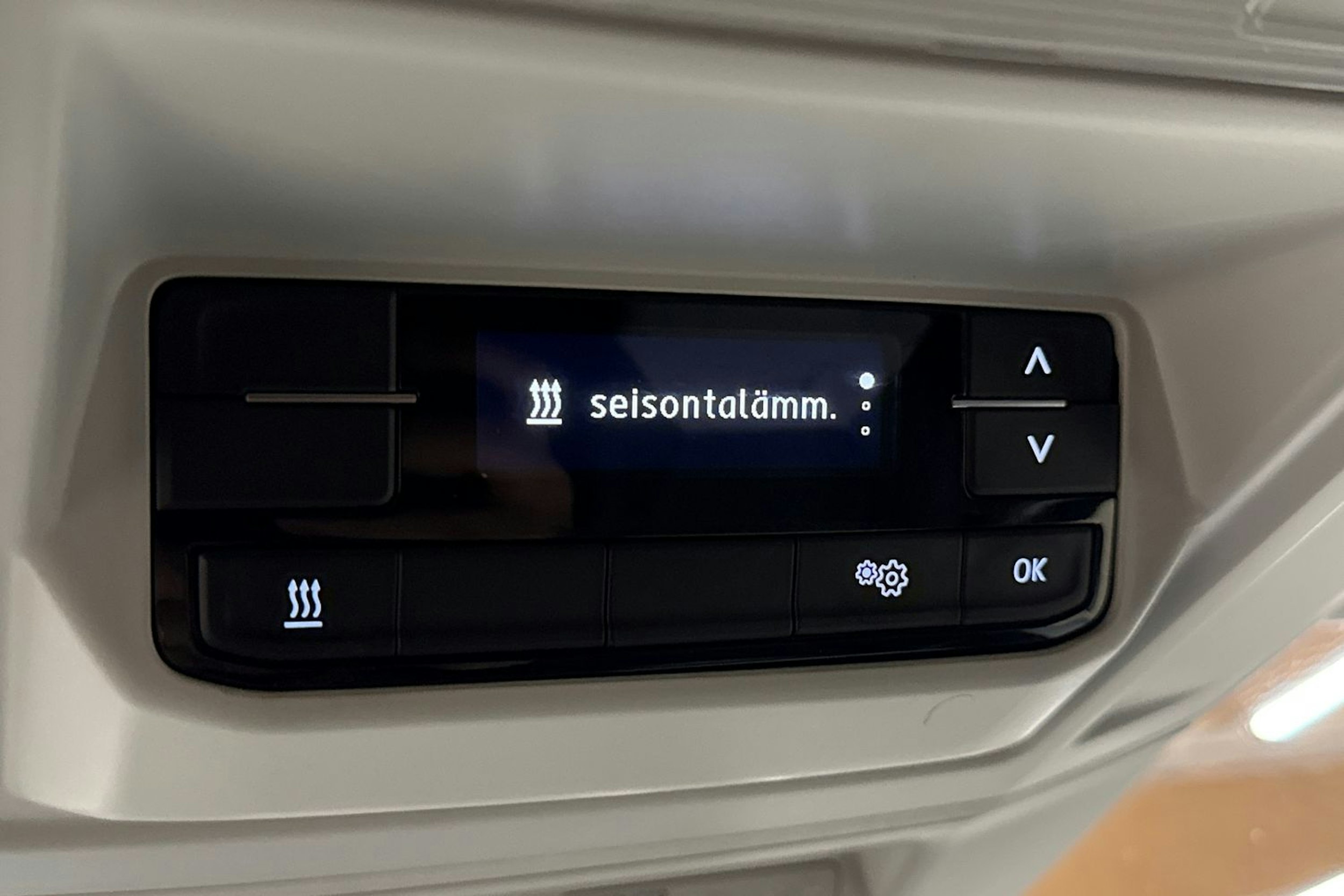 musta Volkswagen Crafter 2019 kuva 32.