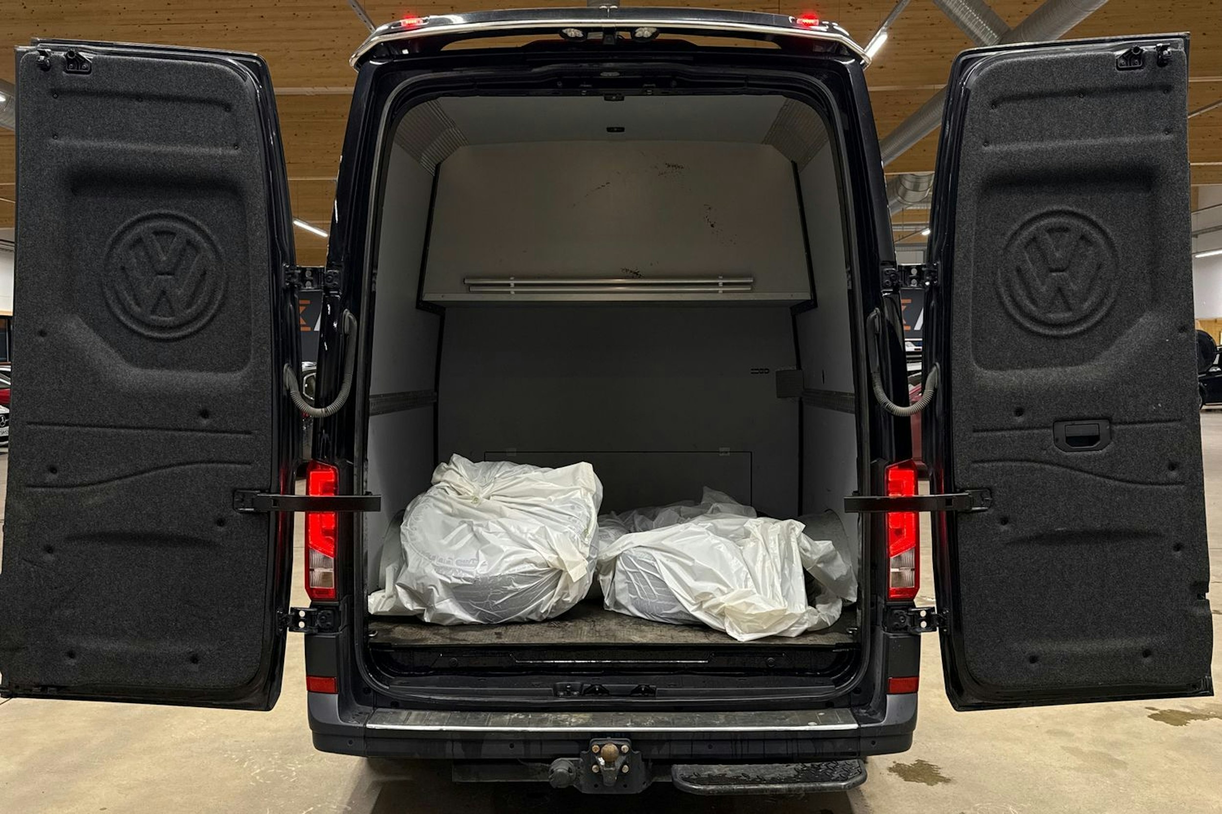 musta Volkswagen Crafter 2019 kuva 34.