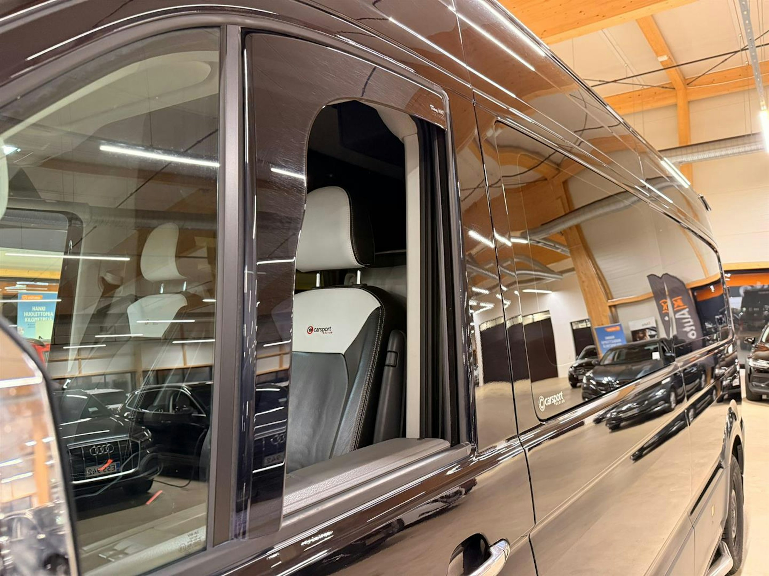 musta Volkswagen Crafter 2019 kuva 41.