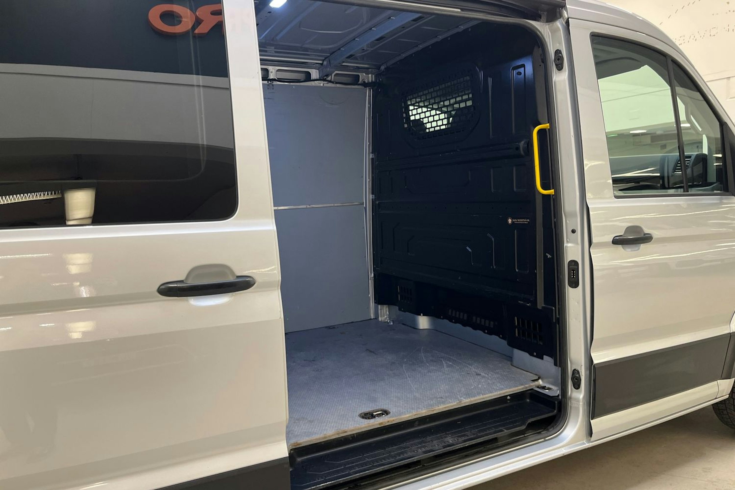 hopea Volkswagen Crafter 2019 kuva 15.