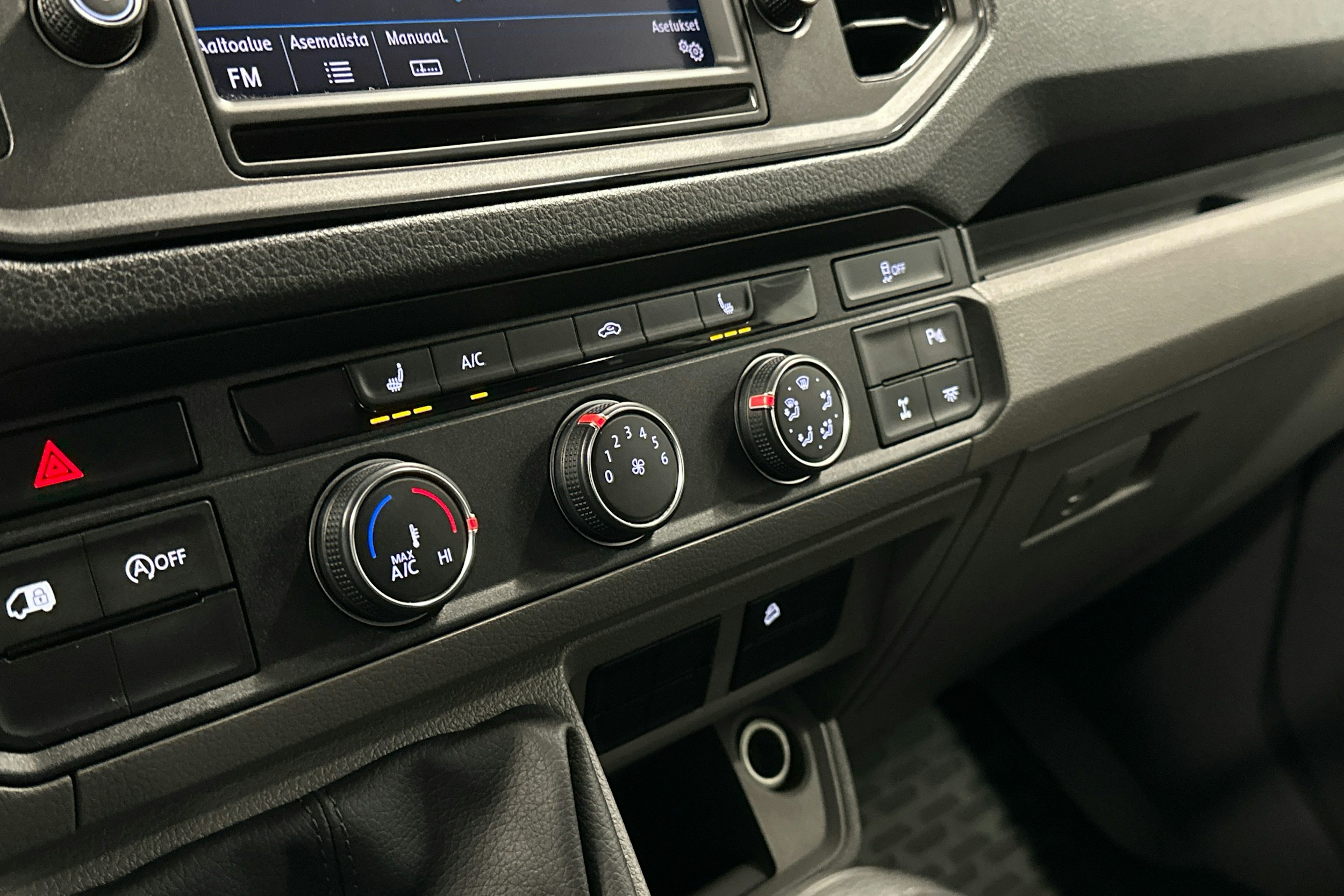 valkoinen Volkswagen Crafter 2020 kuva 13.