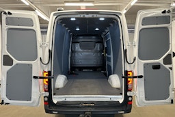 valkoinen Volkswagen Crafter 2020 kuva 16.