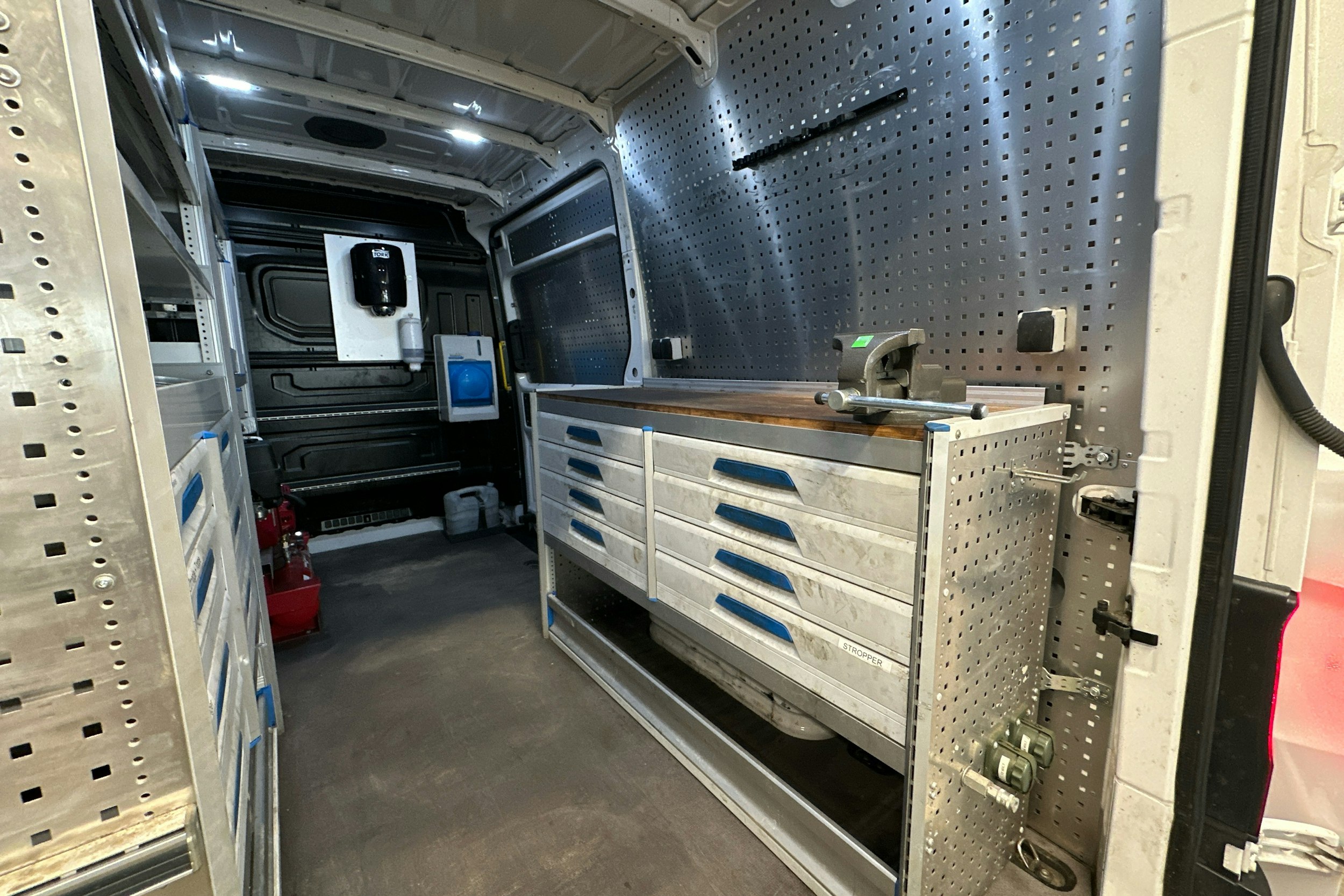 valkoinen Volkswagen Crafter 2020 kuva 17.