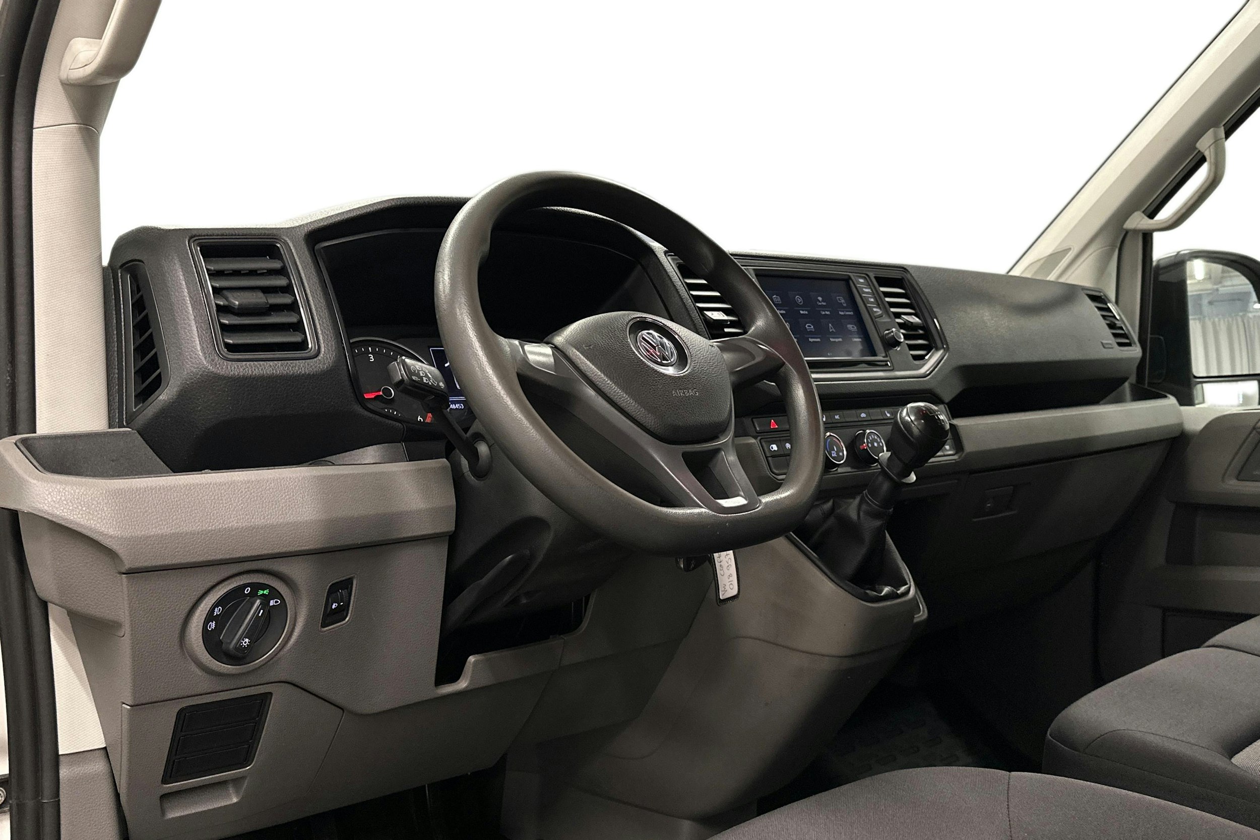 valkoinen Volkswagen Crafter 2020 kuva 6.