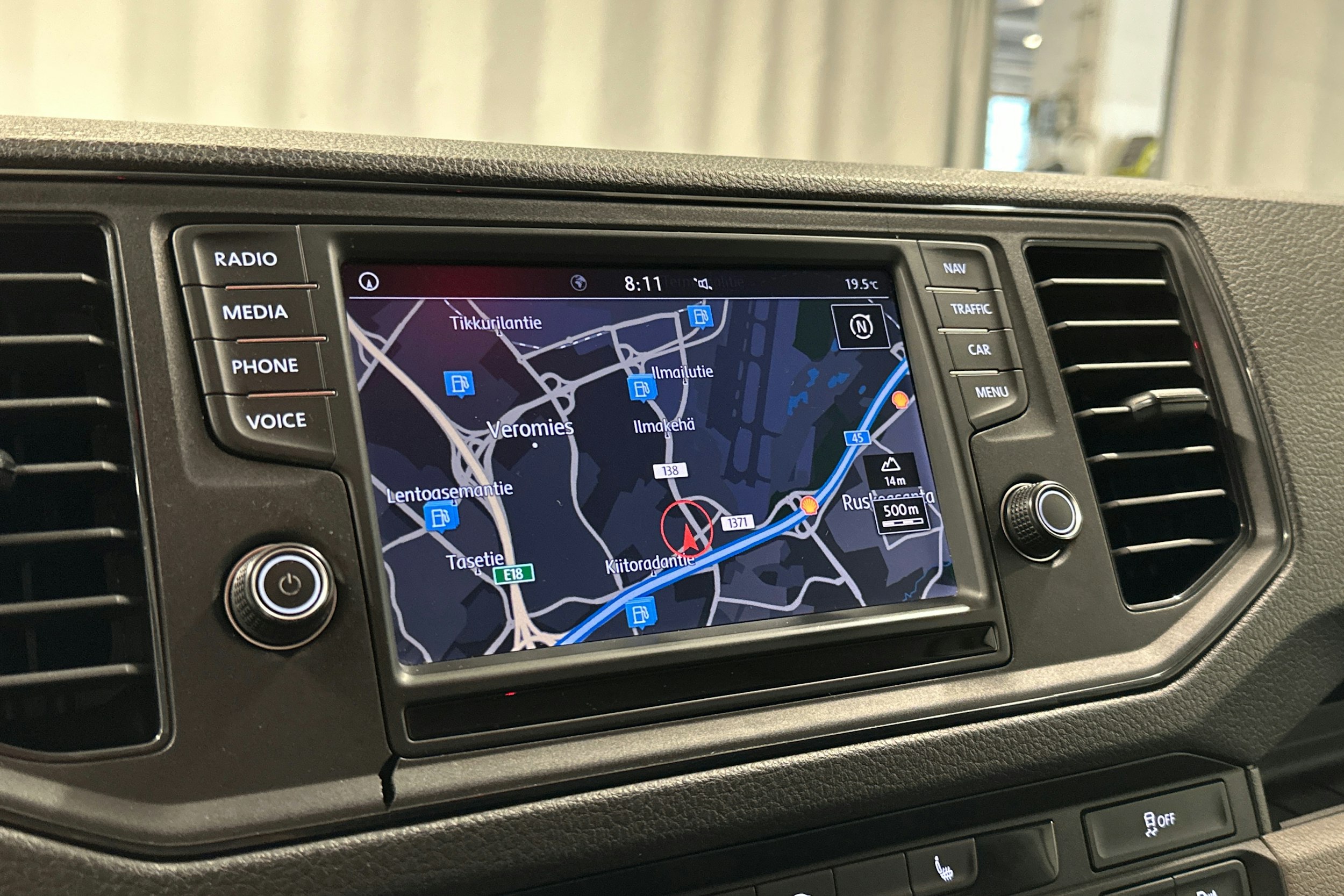 valkoinen Volkswagen Crafter 2020 kuva 15.
