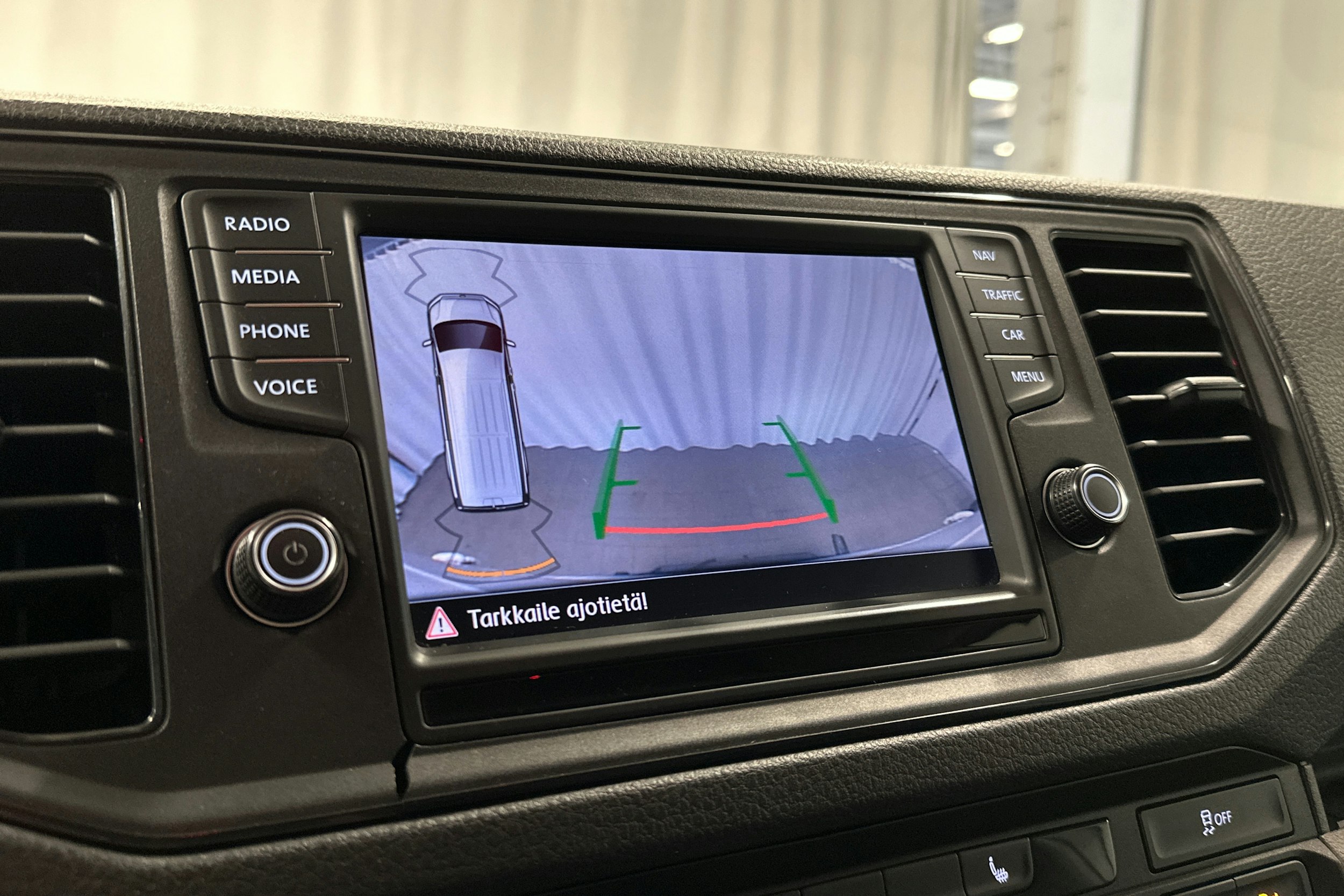 valkoinen Volkswagen Crafter 2020 kuva 17.