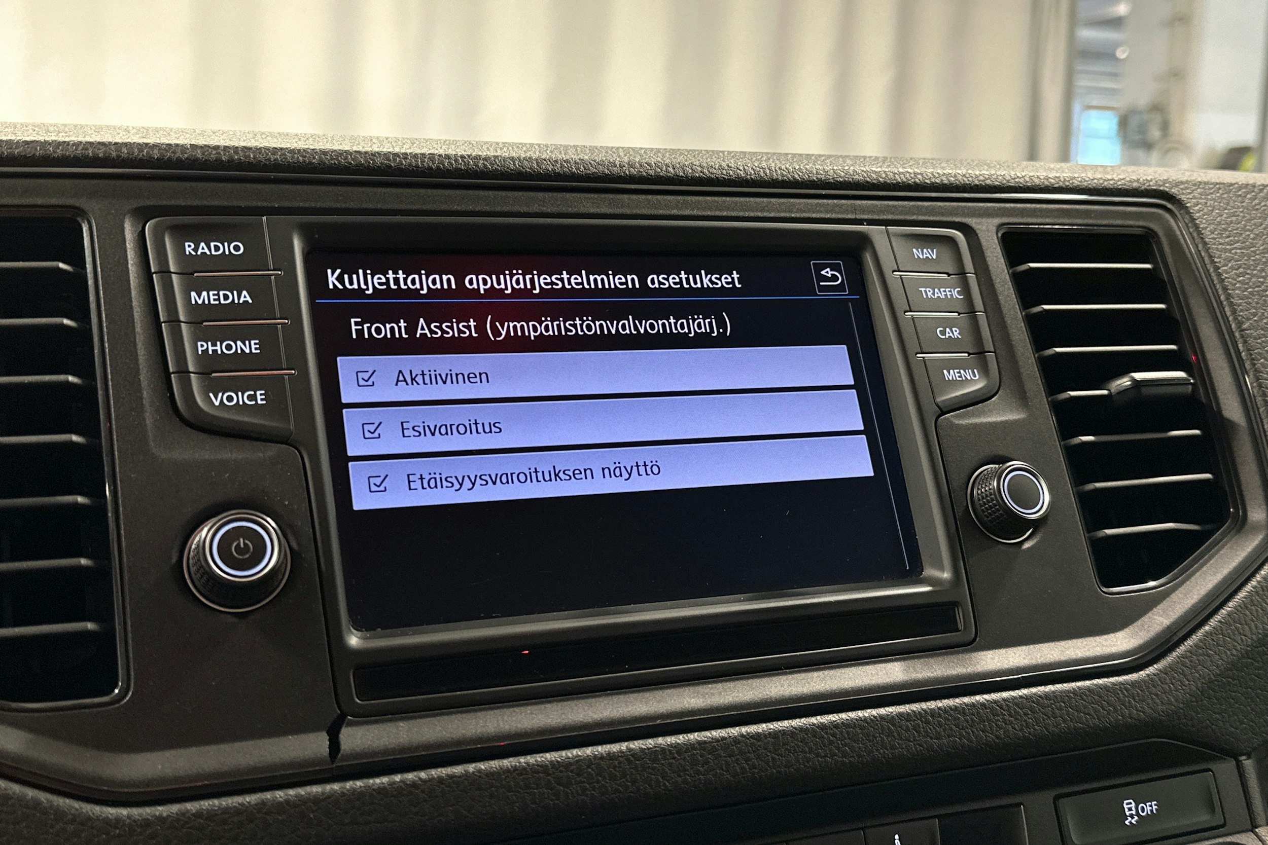 valkoinen Volkswagen Crafter 2020 kuva 18.