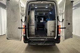 valkoinen Volkswagen Crafter 2020 kuva 19.