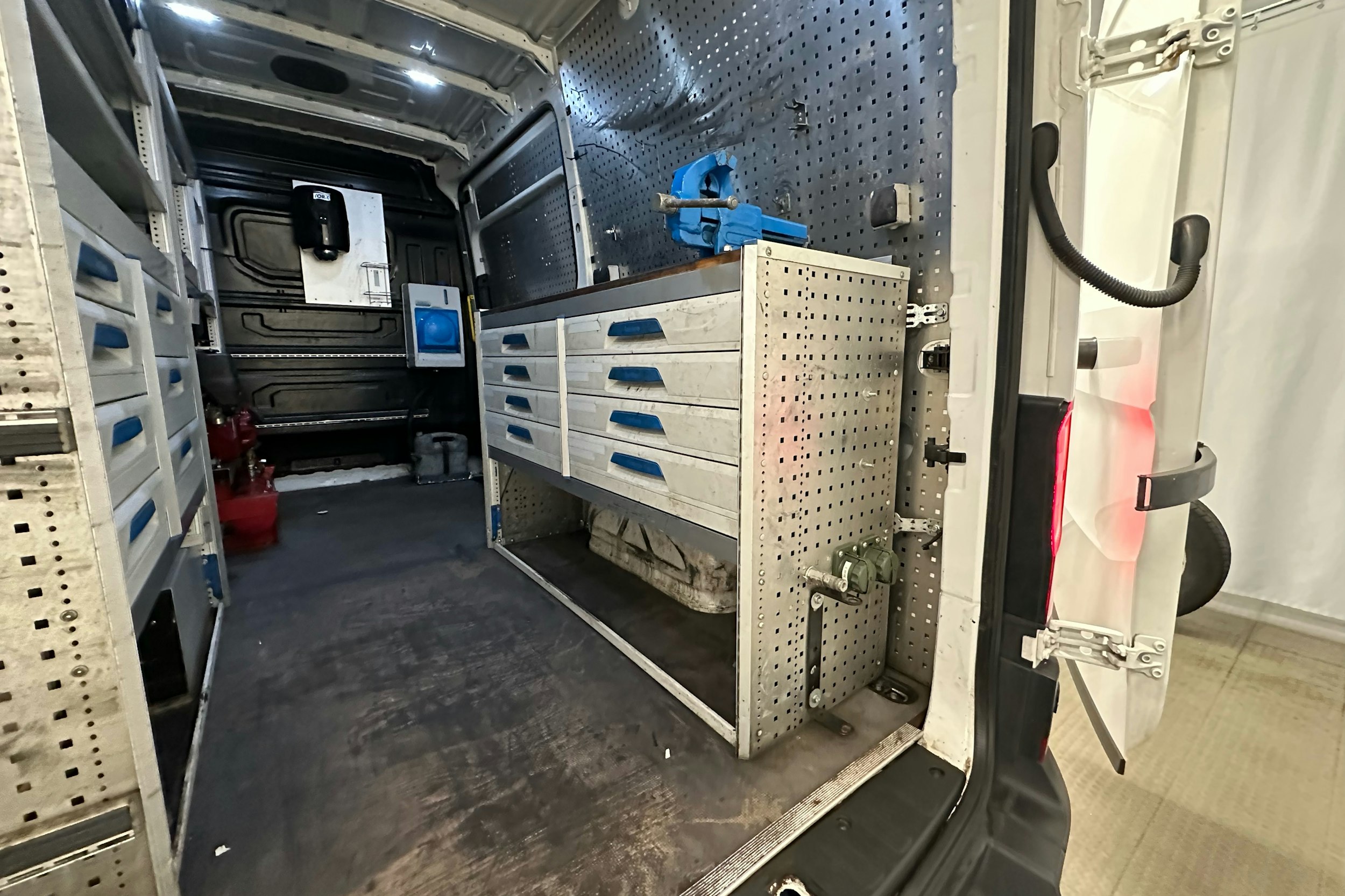 valkoinen Volkswagen Crafter 2020 kuva 20.