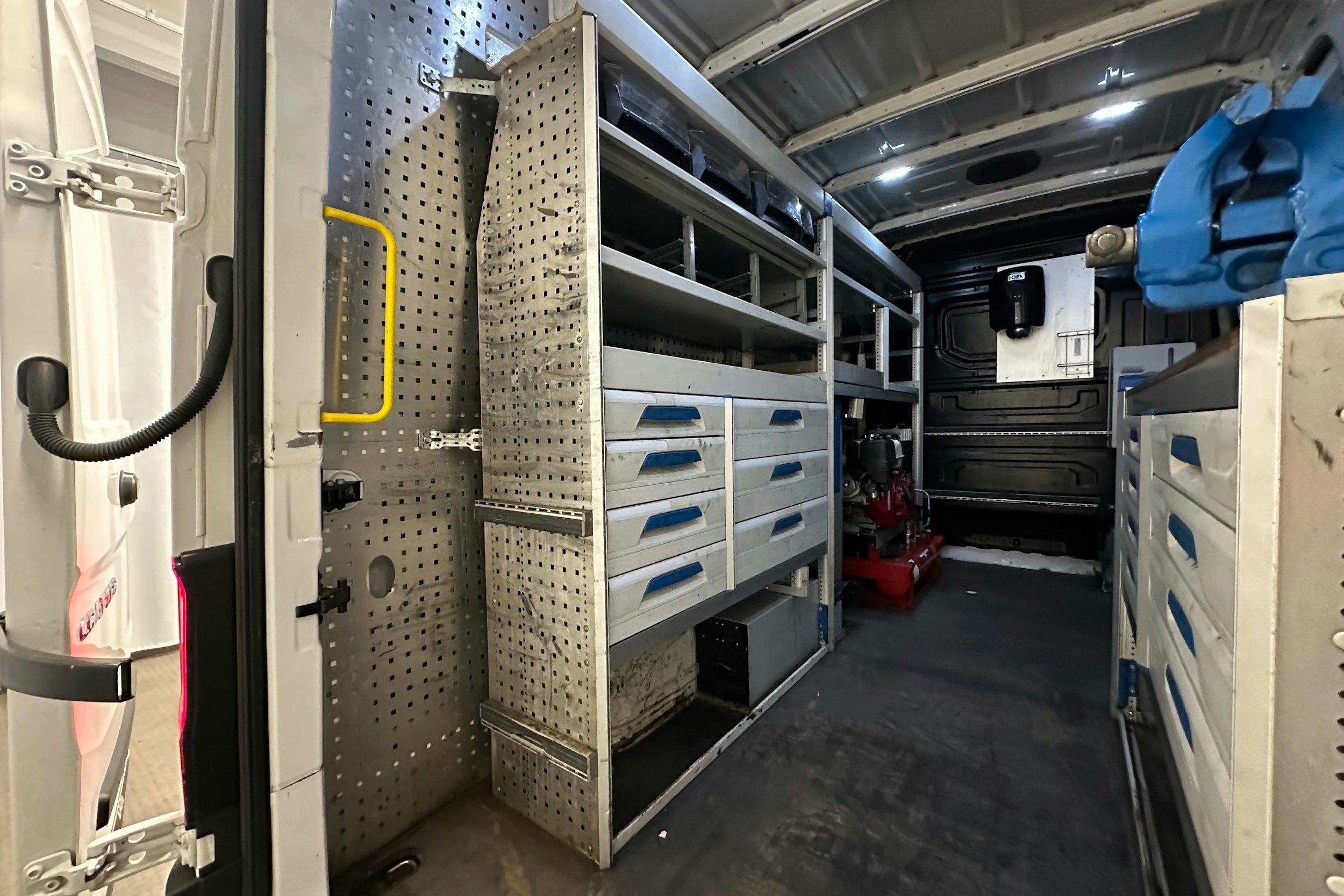 valkoinen Volkswagen Crafter 2020 kuva 21.
