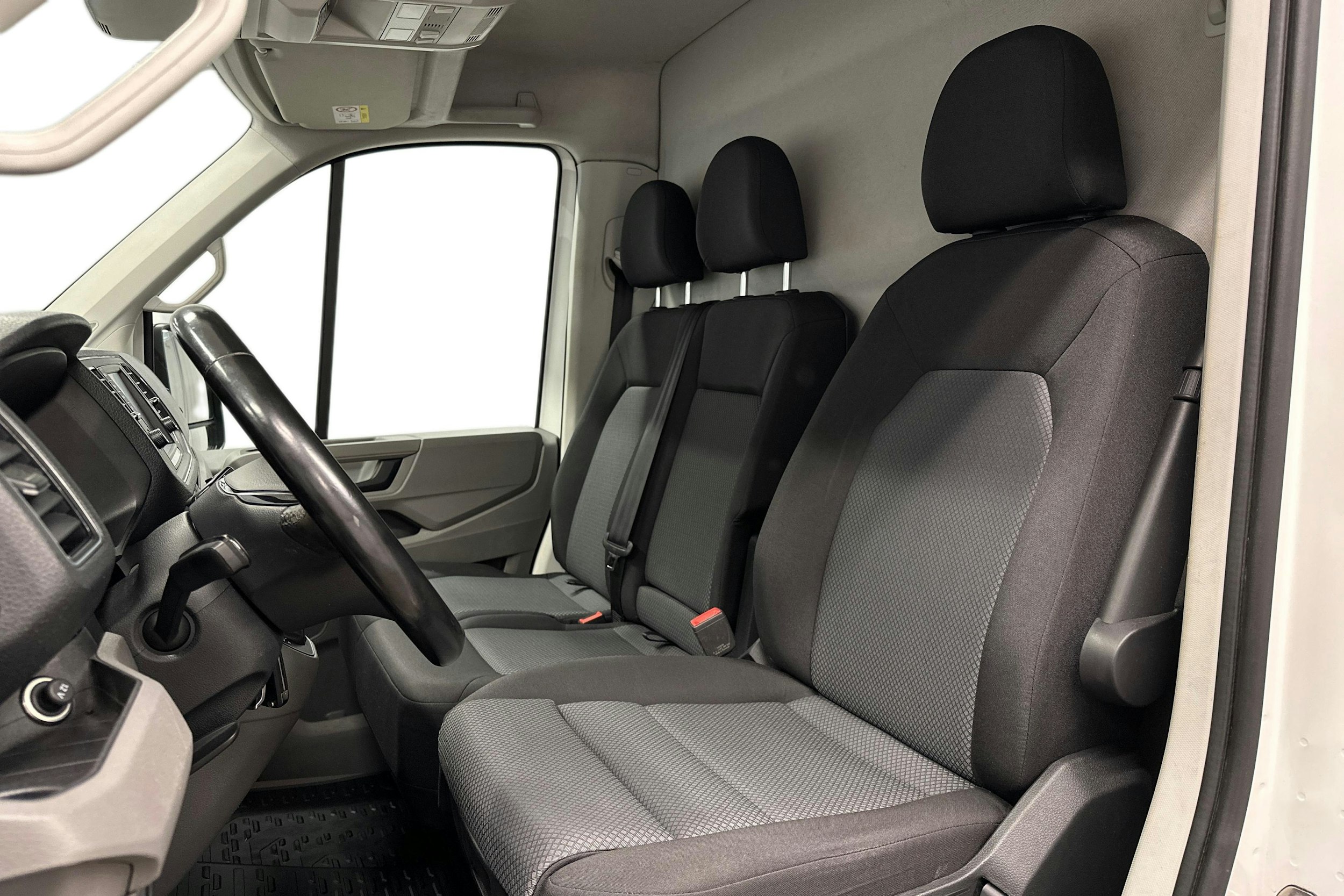 valkoinen Volkswagen Crafter 2020 kuva 8.