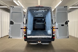 valkoinen Volkswagen Crafter 2020 kuva 10.