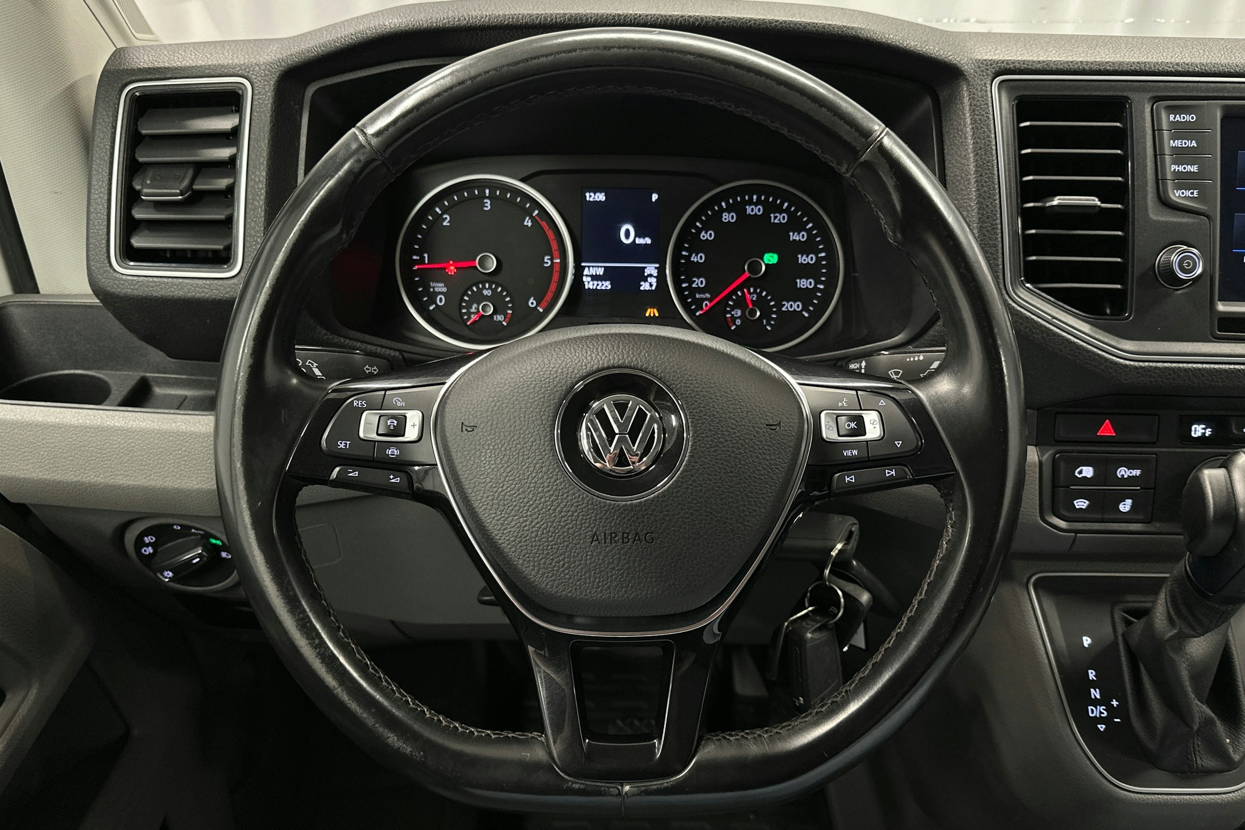 valkoinen Volkswagen Crafter 2020 kuva 13.
